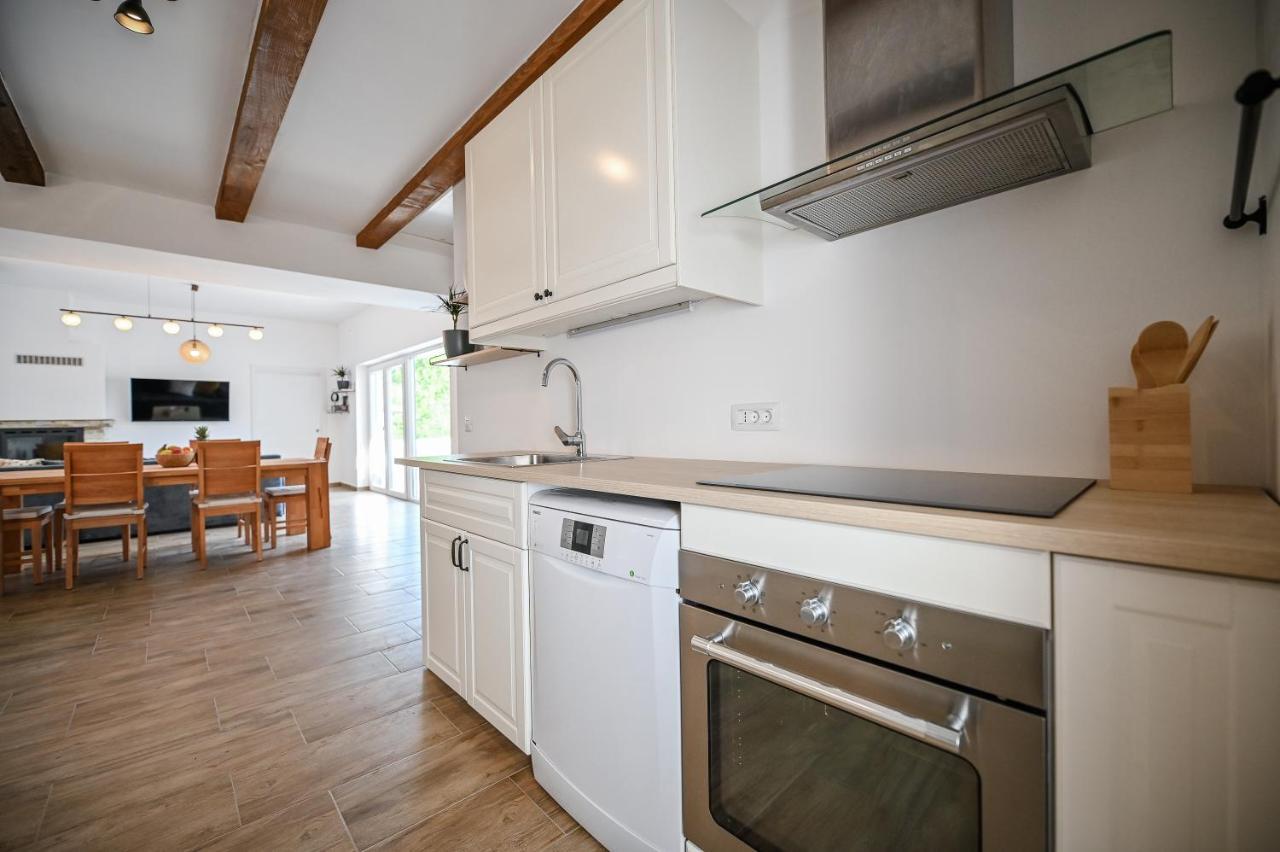 Villa Burra Hreljin Екстериор снимка